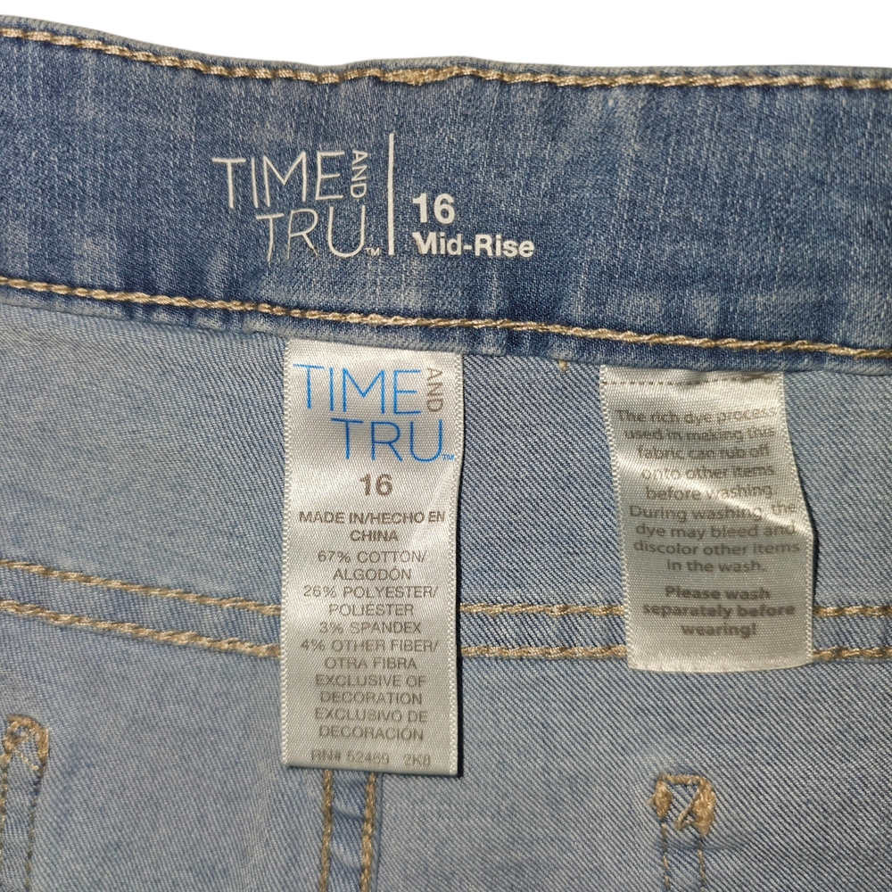 Time and Tru Women's Denim Shorts Size 16 Mid-Rise 3" Inseam New Without Tag - Picture 3 of 6